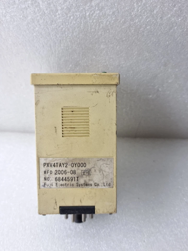 FUJI PXV-4 PXV4TAY2-0Y000 TEMPERATURE CONTROLLER PXV4TAY2-0Y000 MADE-JAPAN